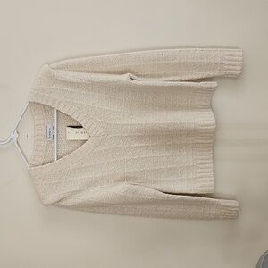 Evereve Ashlyn Strong Shoulder Pullover Cream Metallic V-Neck Knit Sweater